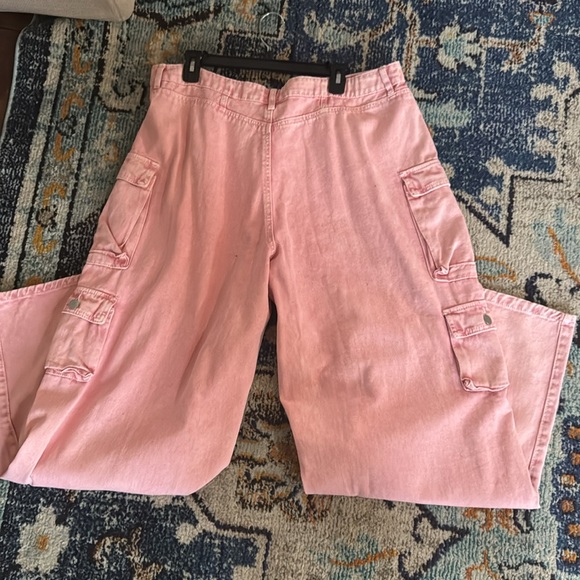 Fashionnova Lily cargo jeans -pink - Picture 9 of 9
